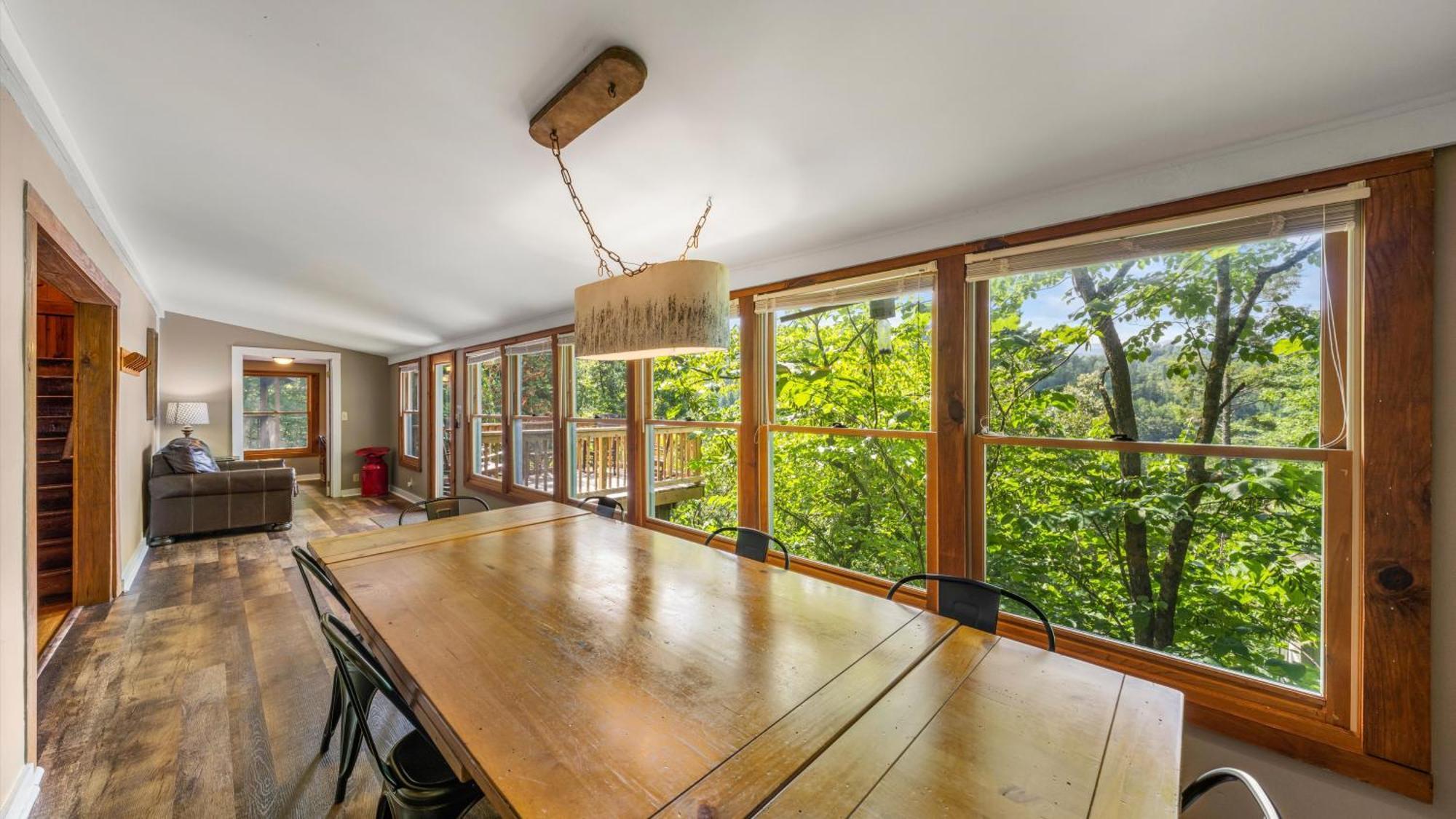 Whiskey Ridge Lodge, A Restored 1940S Gem, 2 Mins From Downtown, Breathtaking City Views, Custom Game Room, And Spacious Elegance Gatlinburg Esterno foto