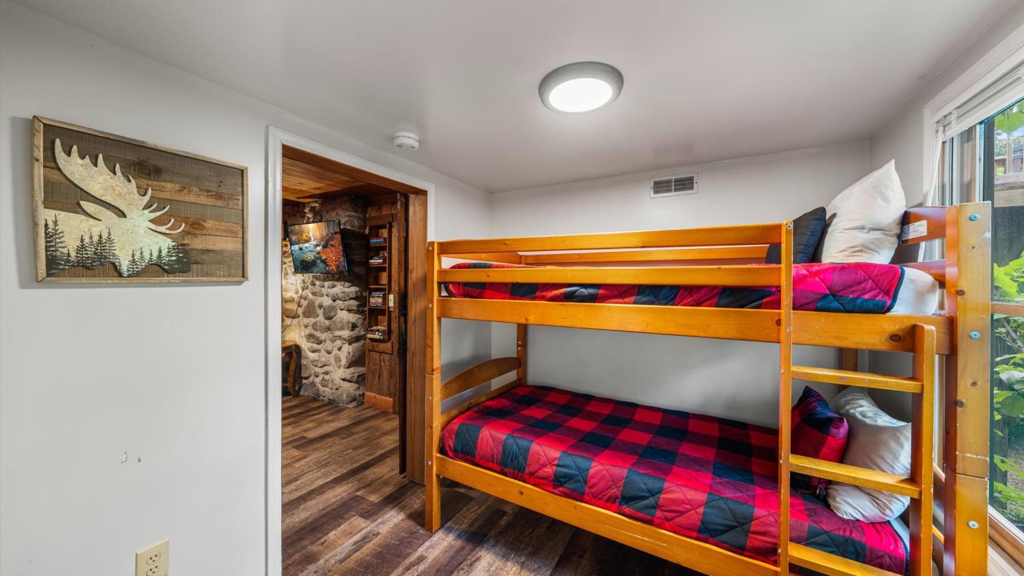 Whiskey Ridge Lodge, A Restored 1940S Gem, 2 Mins From Downtown, Breathtaking City Views, Custom Game Room, And Spacious Elegance Gatlinburg Esterno foto