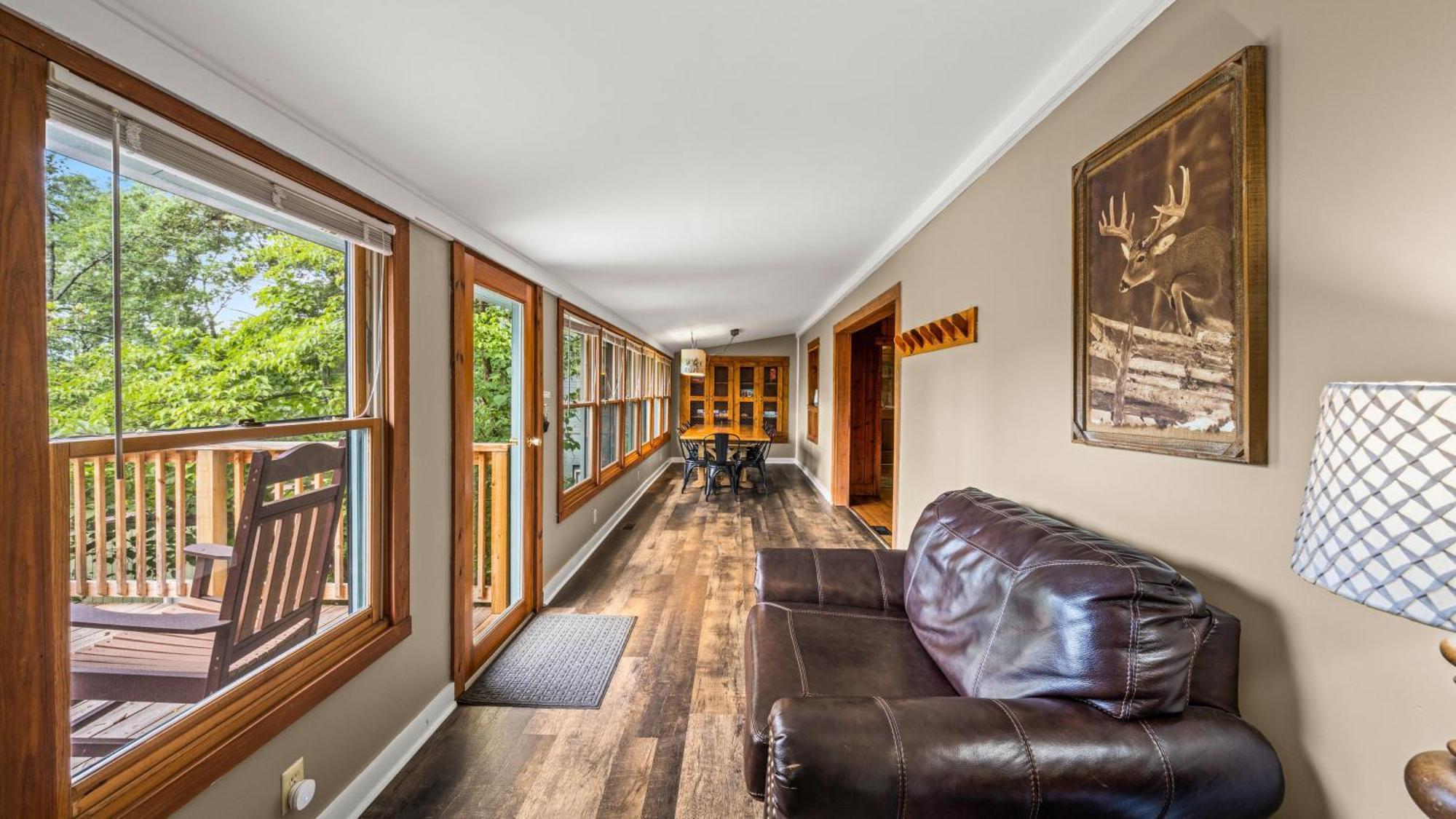 Whiskey Ridge Lodge, A Restored 1940S Gem, 2 Mins From Downtown, Breathtaking City Views, Custom Game Room, And Spacious Elegance Gatlinburg Esterno foto
