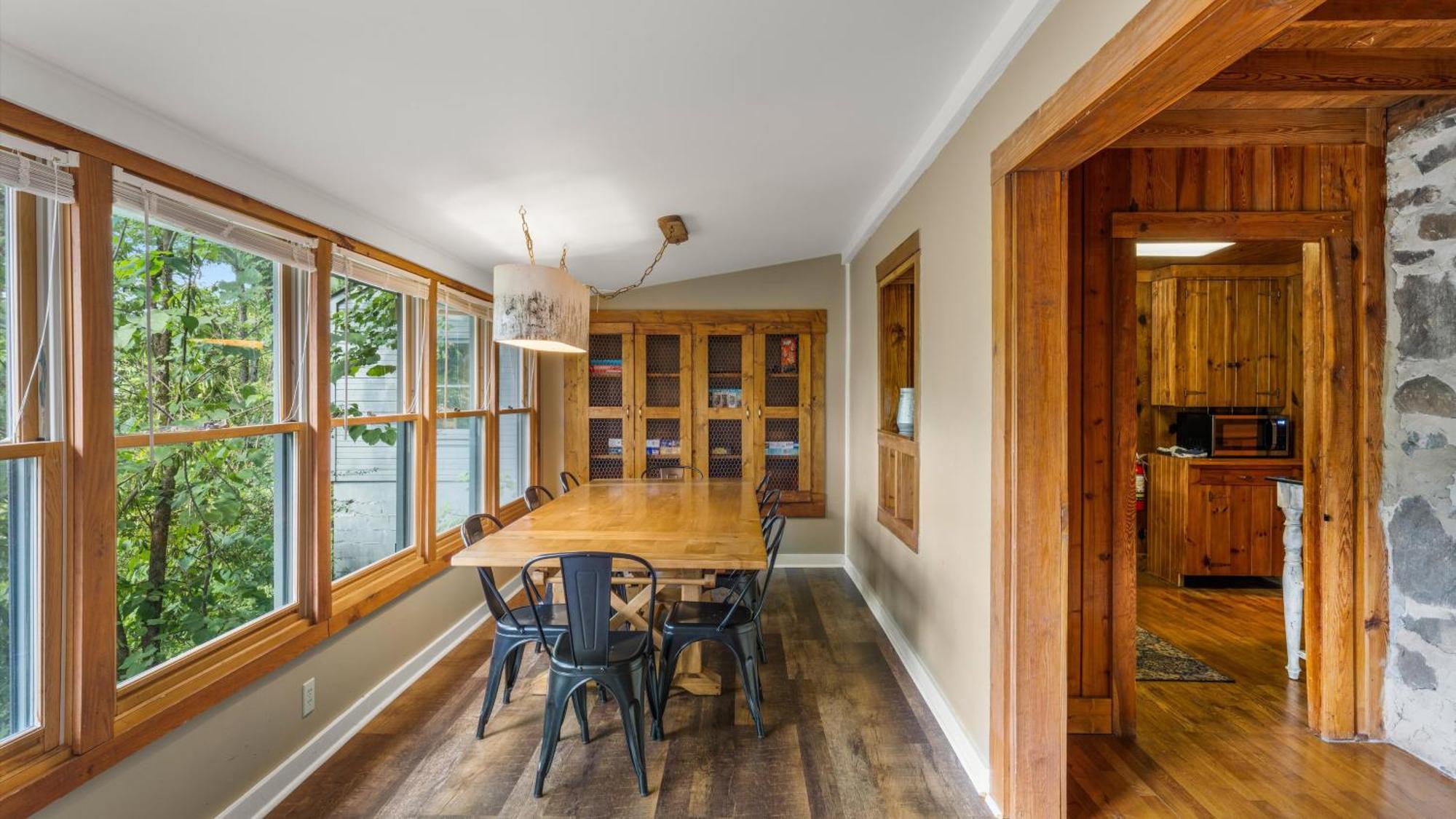 Whiskey Ridge Lodge, A Restored 1940S Gem, 2 Mins From Downtown, Breathtaking City Views, Custom Game Room, And Spacious Elegance Gatlinburg Esterno foto