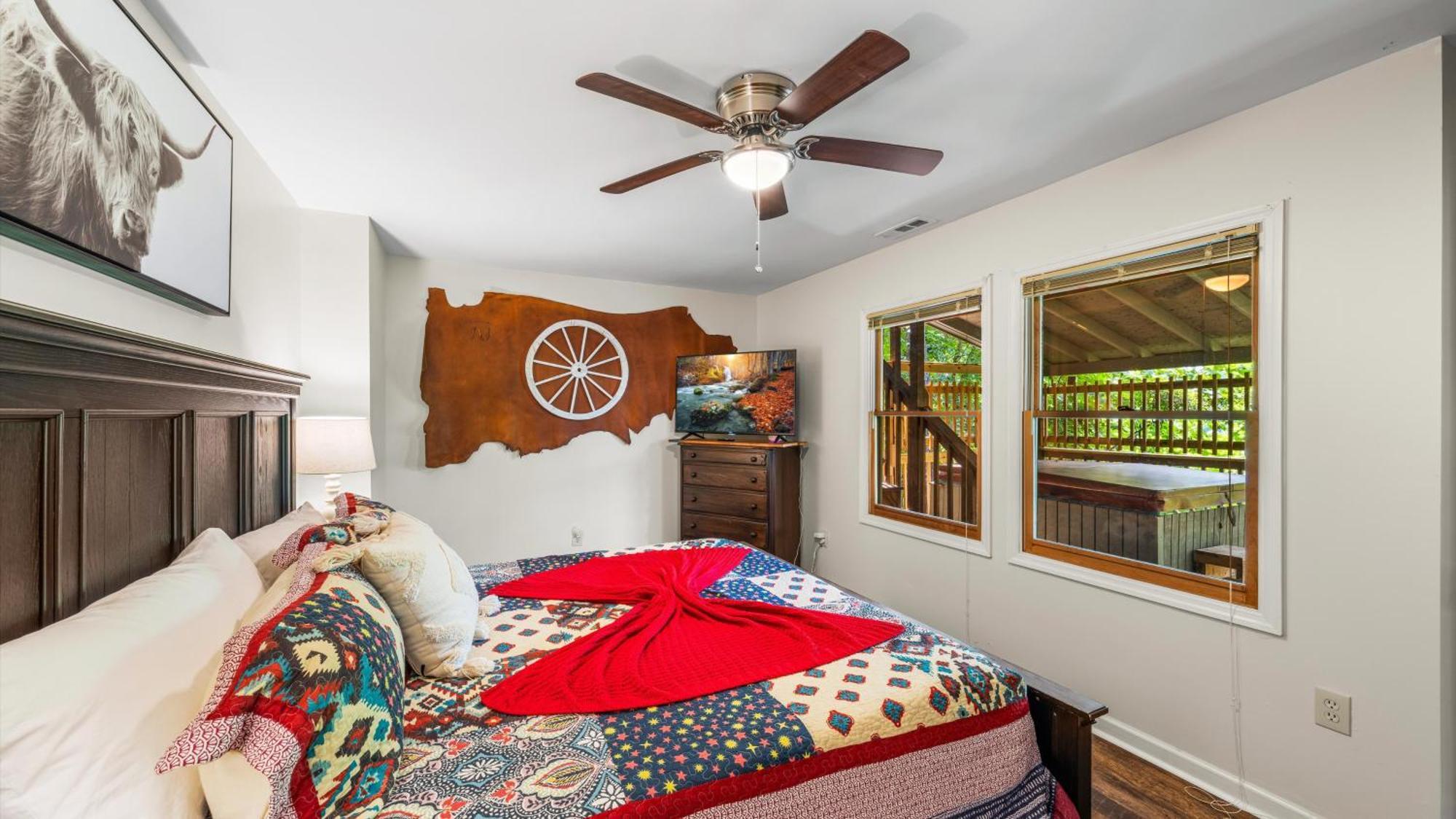 Whiskey Ridge Lodge, A Restored 1940S Gem, 2 Mins From Downtown, Breathtaking City Views, Custom Game Room, And Spacious Elegance Gatlinburg Esterno foto