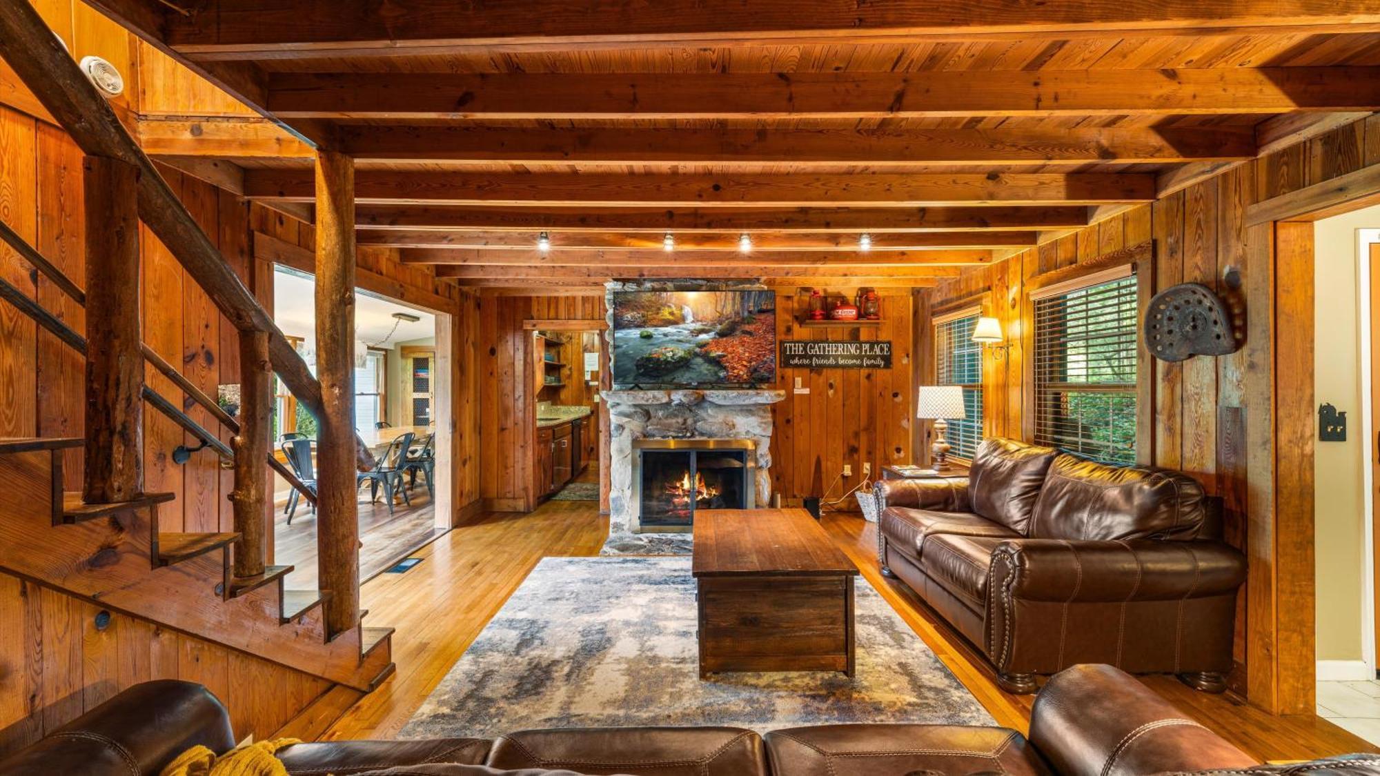 Whiskey Ridge Lodge, A Restored 1940S Gem, 2 Mins From Downtown, Breathtaking City Views, Custom Game Room, And Spacious Elegance Gatlinburg Esterno foto