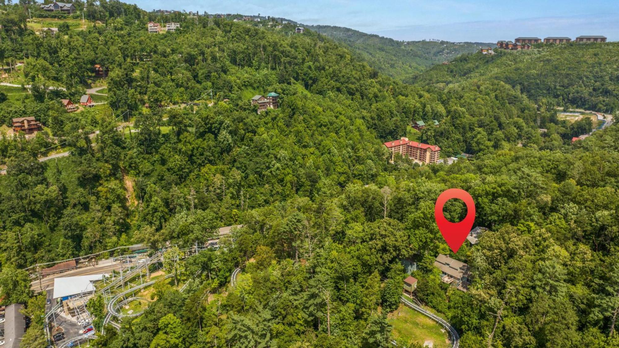 Whiskey Ridge Lodge, A Restored 1940S Gem, 2 Mins From Downtown, Breathtaking City Views, Custom Game Room, And Spacious Elegance Gatlinburg Esterno foto