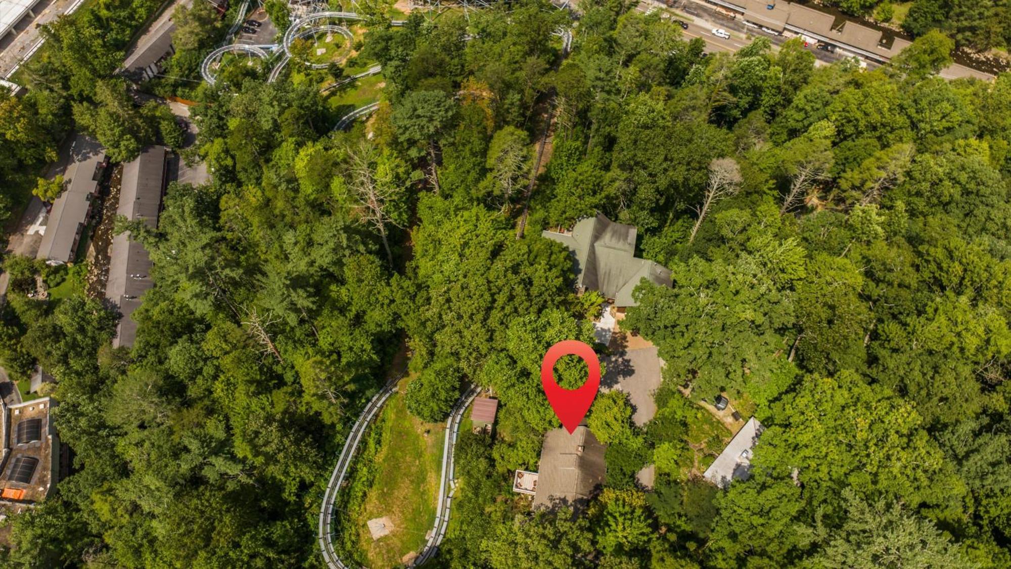 Whiskey Ridge Lodge, A Restored 1940S Gem, 2 Mins From Downtown, Breathtaking City Views, Custom Game Room, And Spacious Elegance Gatlinburg Esterno foto