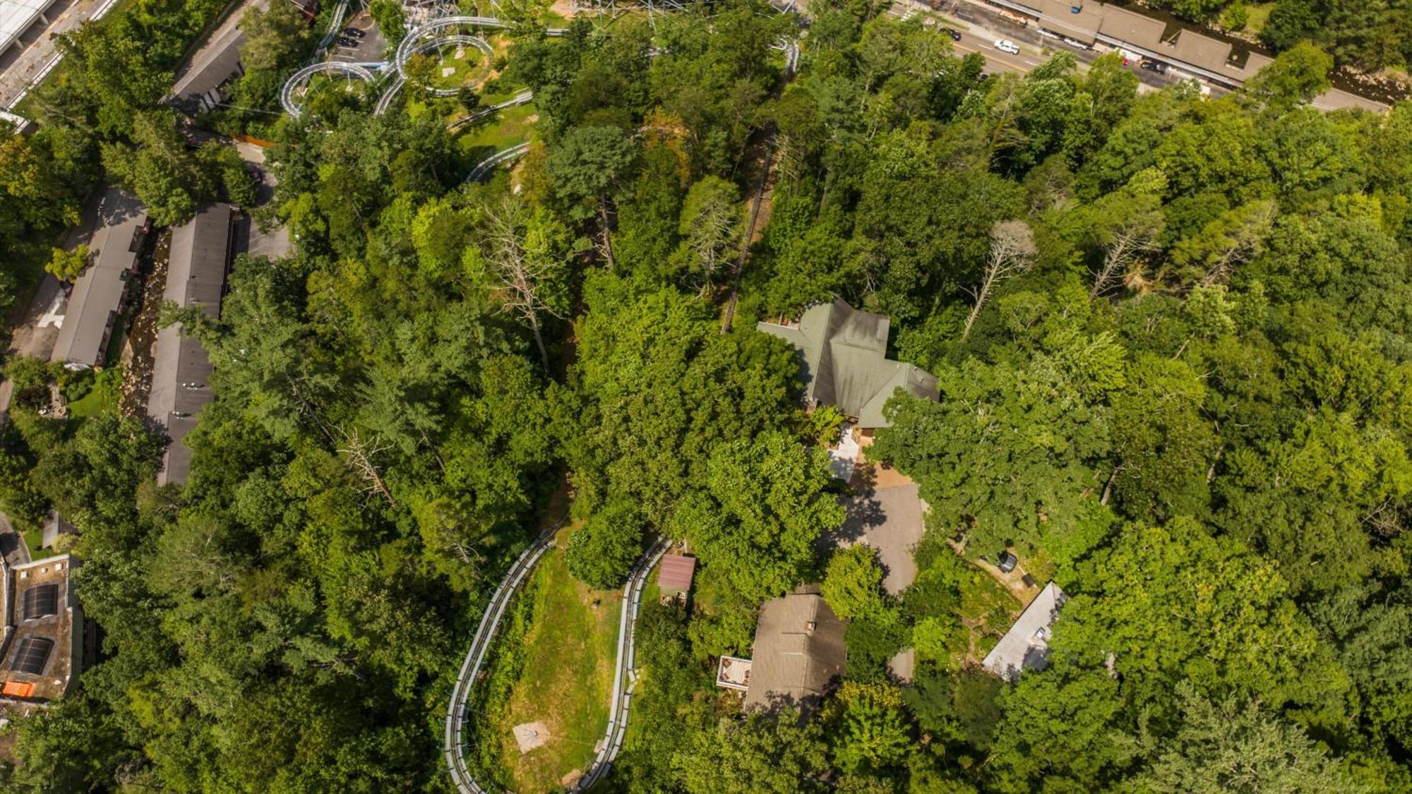 Whiskey Ridge Lodge, A Restored 1940S Gem, 2 Mins From Downtown, Breathtaking City Views, Custom Game Room, And Spacious Elegance Gatlinburg Esterno foto