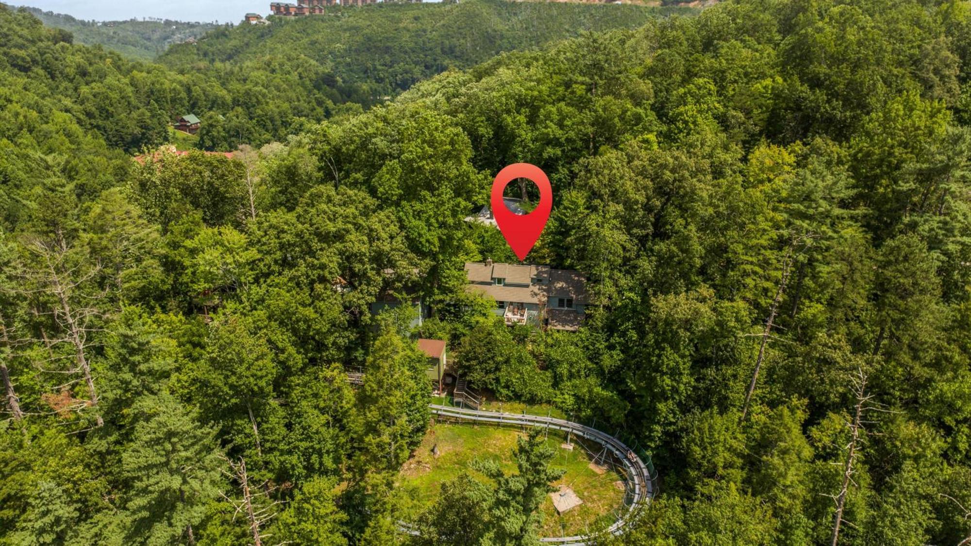 Whiskey Ridge Lodge, A Restored 1940S Gem, 2 Mins From Downtown, Breathtaking City Views, Custom Game Room, And Spacious Elegance Gatlinburg Esterno foto