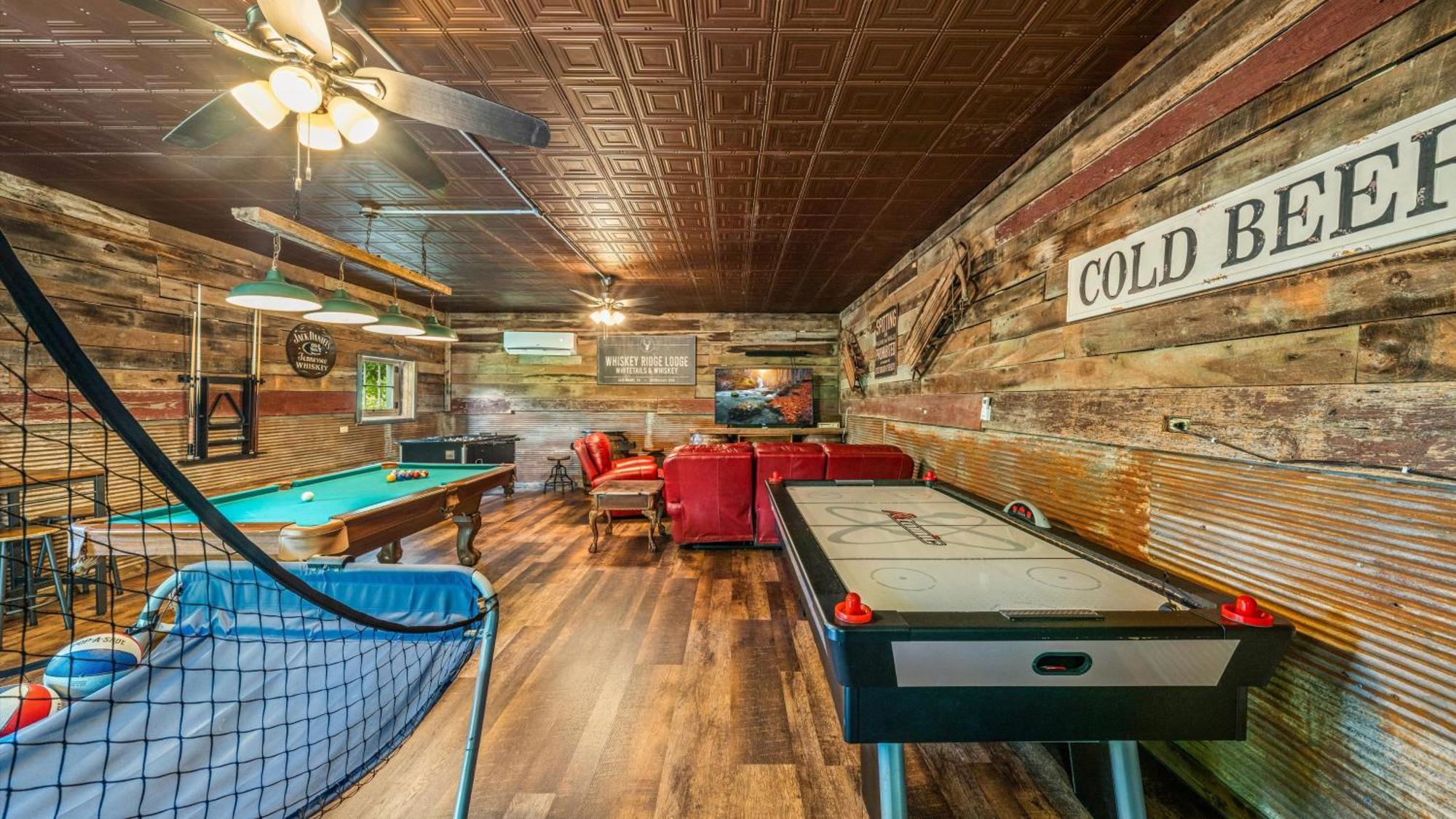Whiskey Ridge Lodge, A Restored 1940S Gem, 2 Mins From Downtown, Breathtaking City Views, Custom Game Room, And Spacious Elegance Gatlinburg Esterno foto